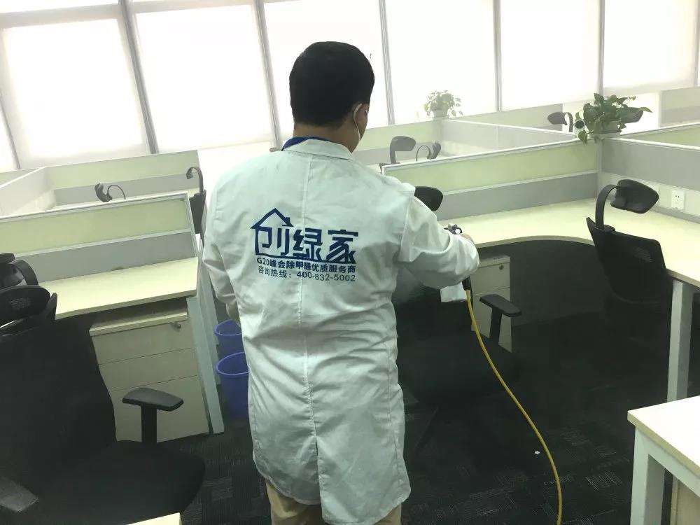 完美日記是一個國產大眾美妝品牌，價格良心堪稱國貨之光，也深受年輕人喜愛。